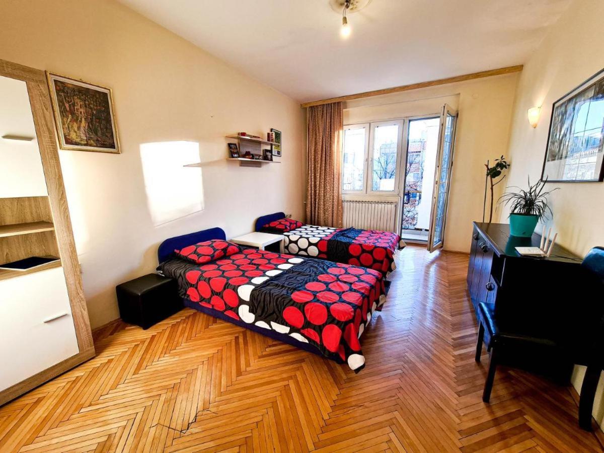 Fantazy Apartment Main Square Скопье Экстерьер фото