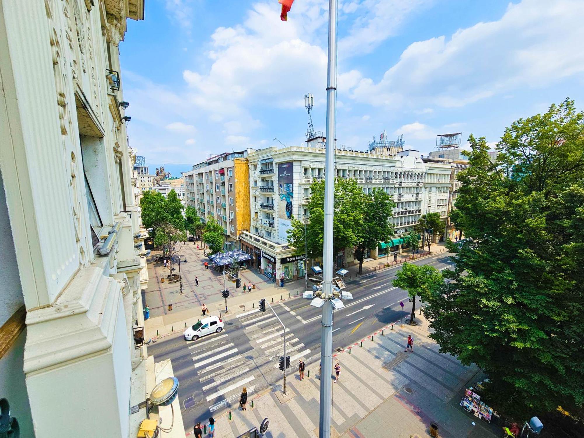 Fantazy Apartment Main Square Скопье Экстерьер фото