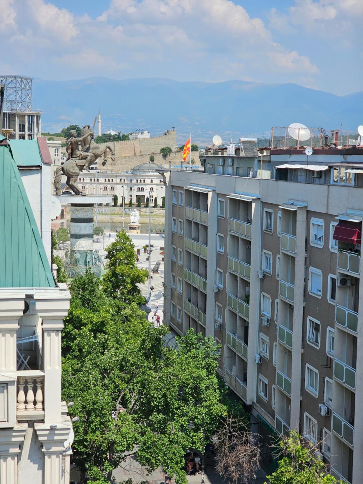 Fantazy Apartment Main Square Скопье Экстерьер фото