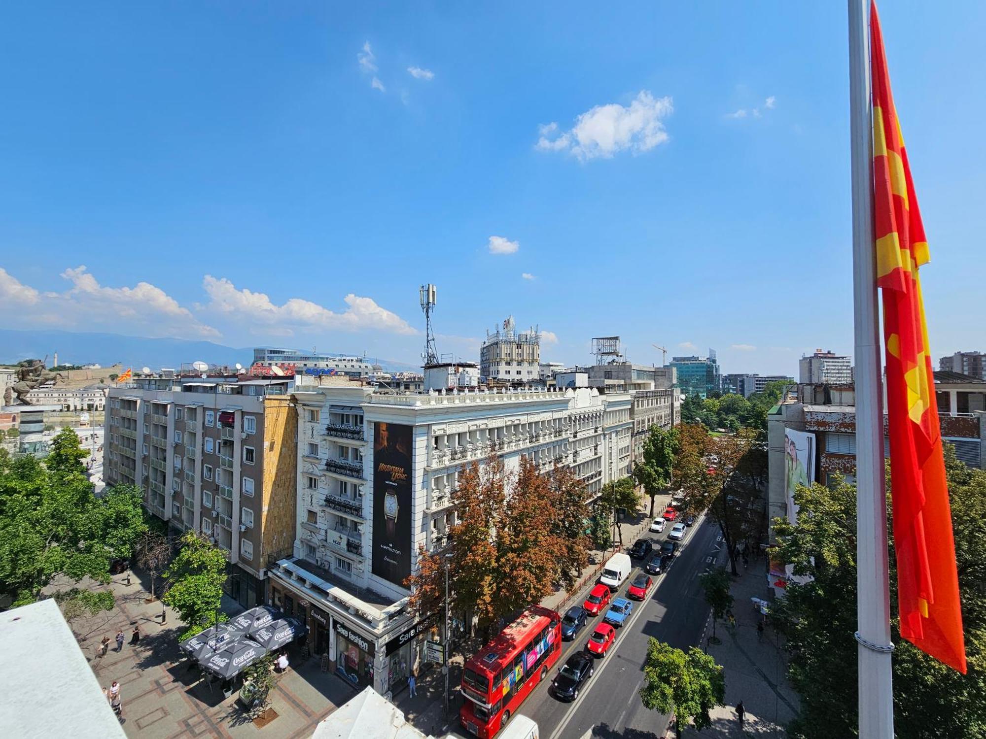 Fantazy Apartment Main Square Скопье Экстерьер фото