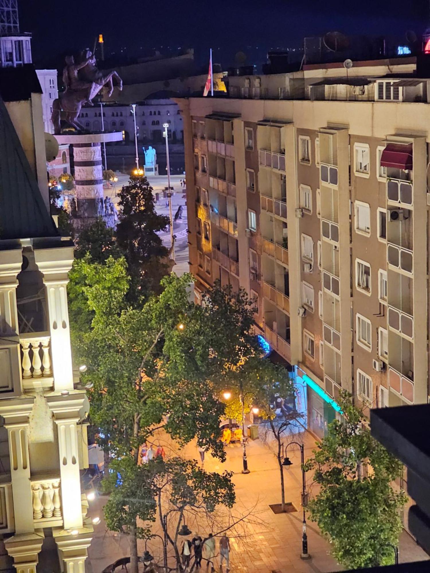 Fantazy Apartment Main Square Скопье Экстерьер фото